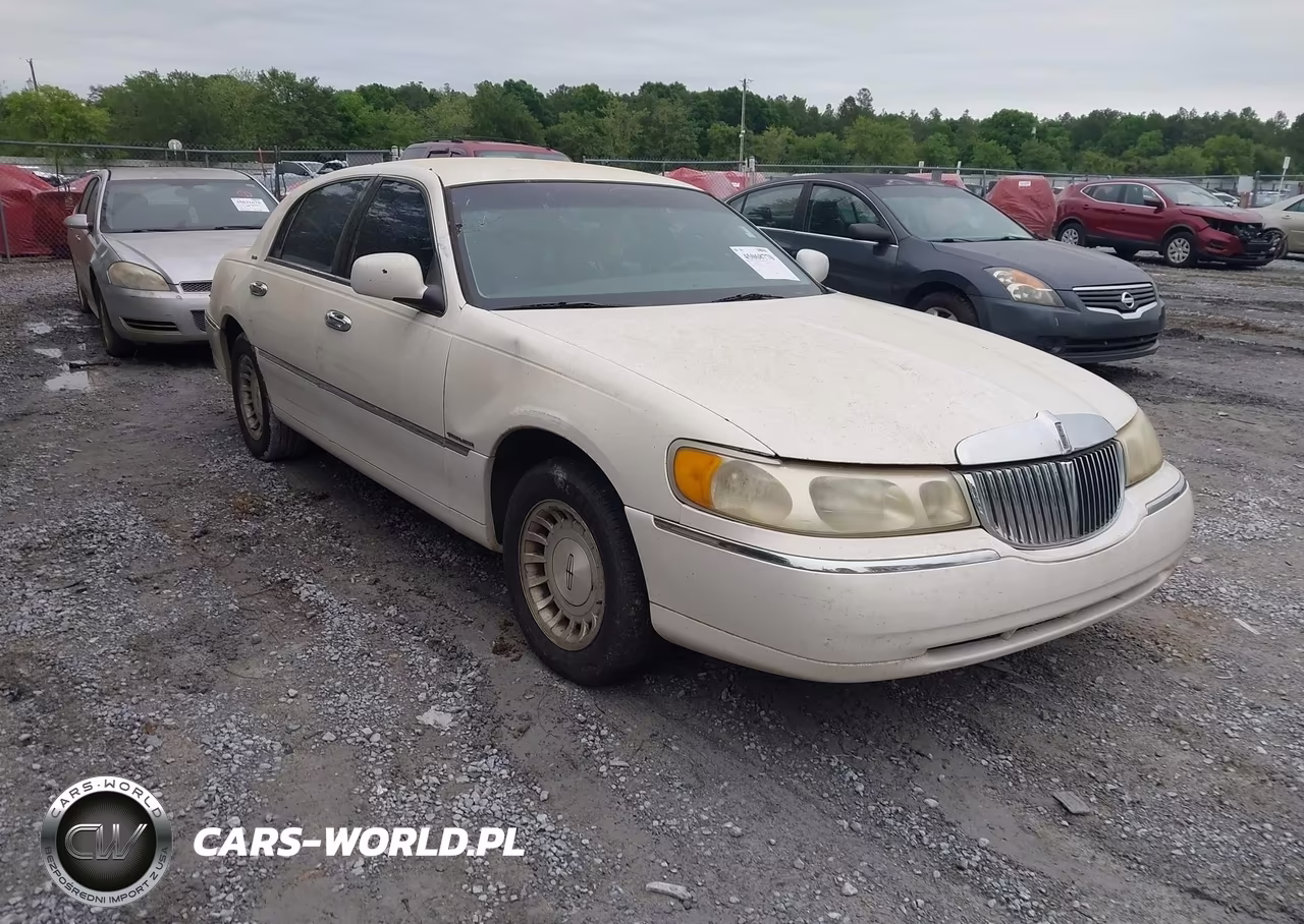 1999 Lincoln Town Car Executive