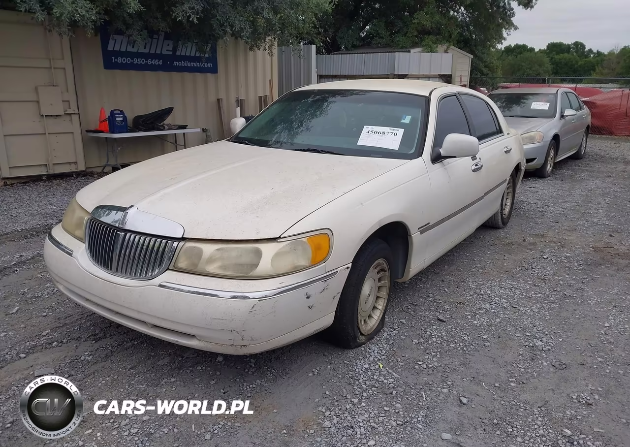 1999 Lincoln Town Car Executive VIN:1LNHM81W0XY673337 - 2