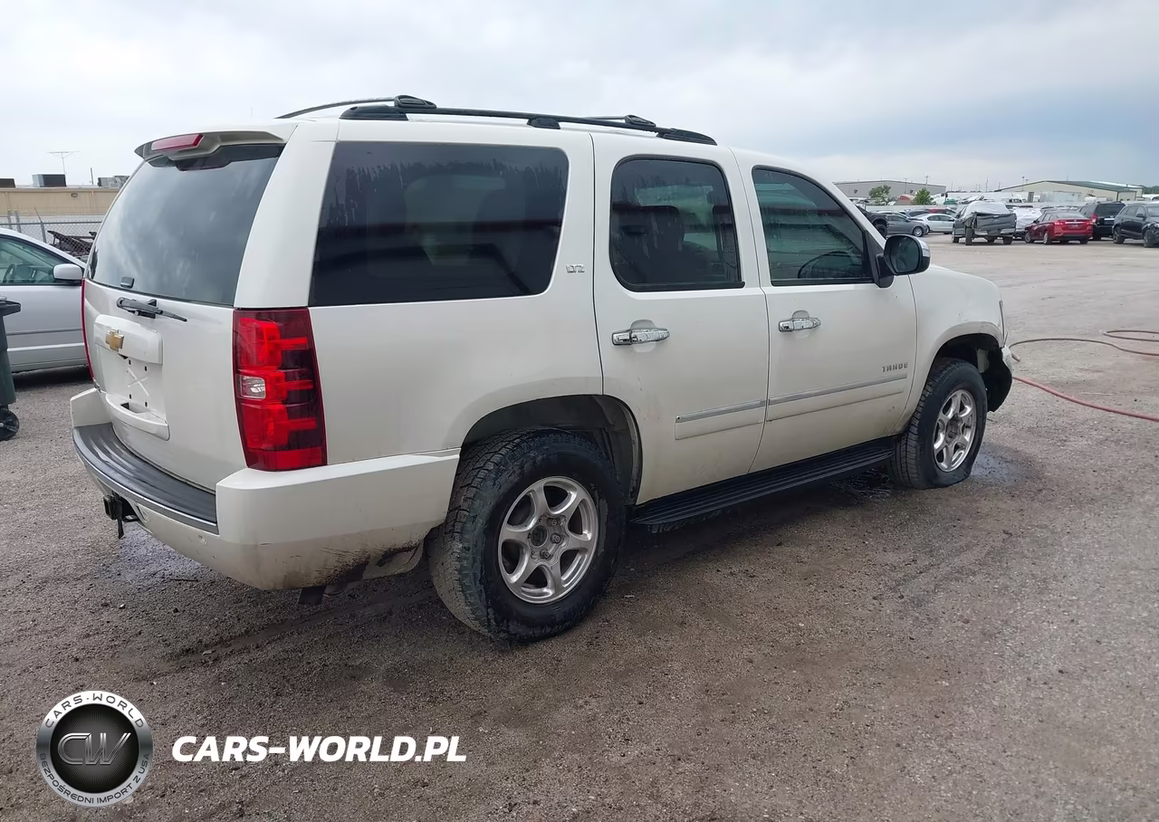 2014 Chevrolet Tahoe Ltz VIN:1GNSKCE08ER159341 - 4