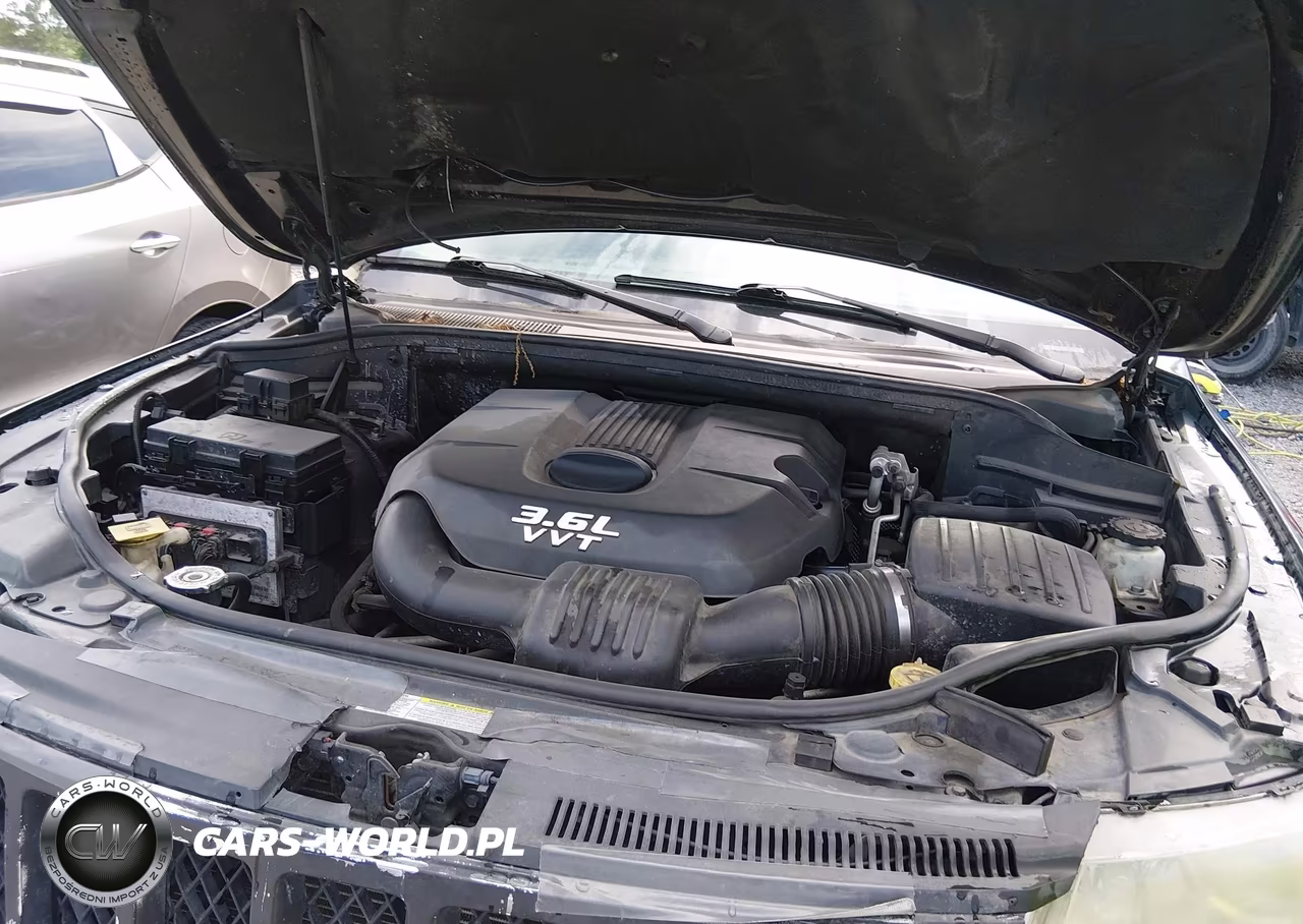 2013 Jeep Grand Cherokee Overland VIN:1C4RJECG8DC644781 - 10