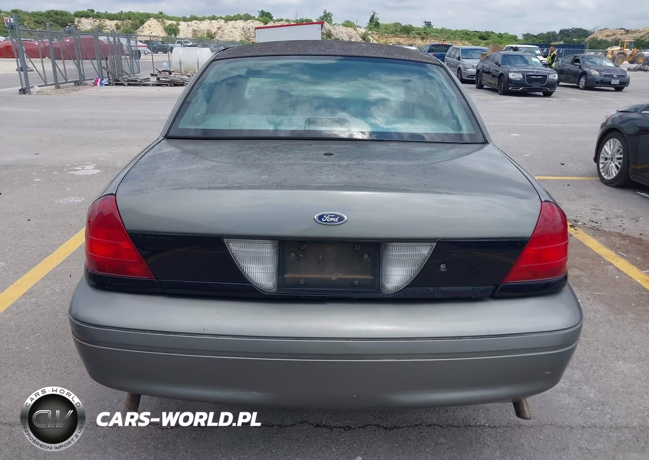 2001 Ford Crown Victoria Police Interceptor VIN:2FAFP71W51X159350 - 16