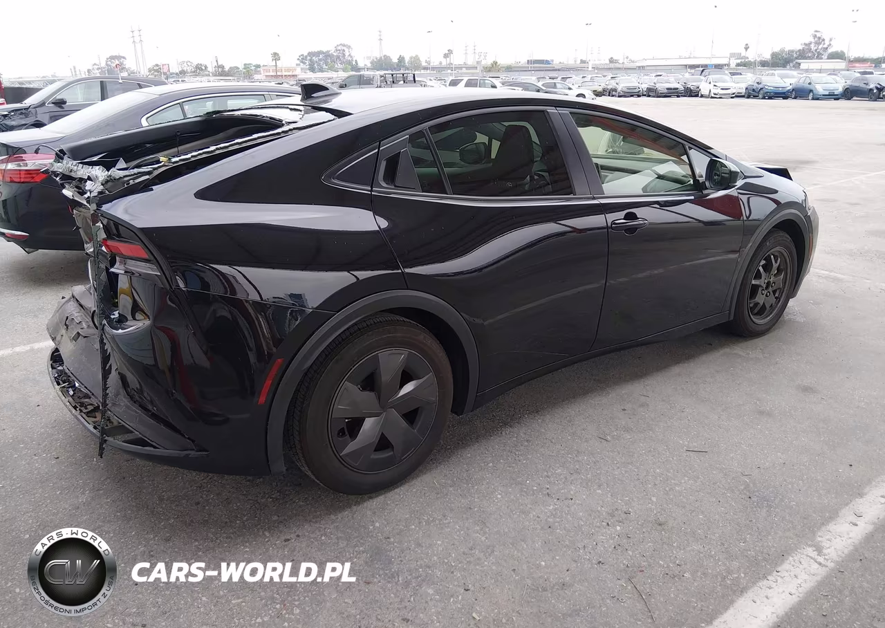 2026 Toyota Prius Le VIN:JTDACAAU8T3066849 - 4