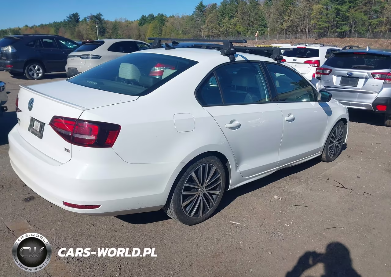 2016 Volkswagen Jetta 1.8T Sport VIN:3VWD17AJ8GM228587 - 4