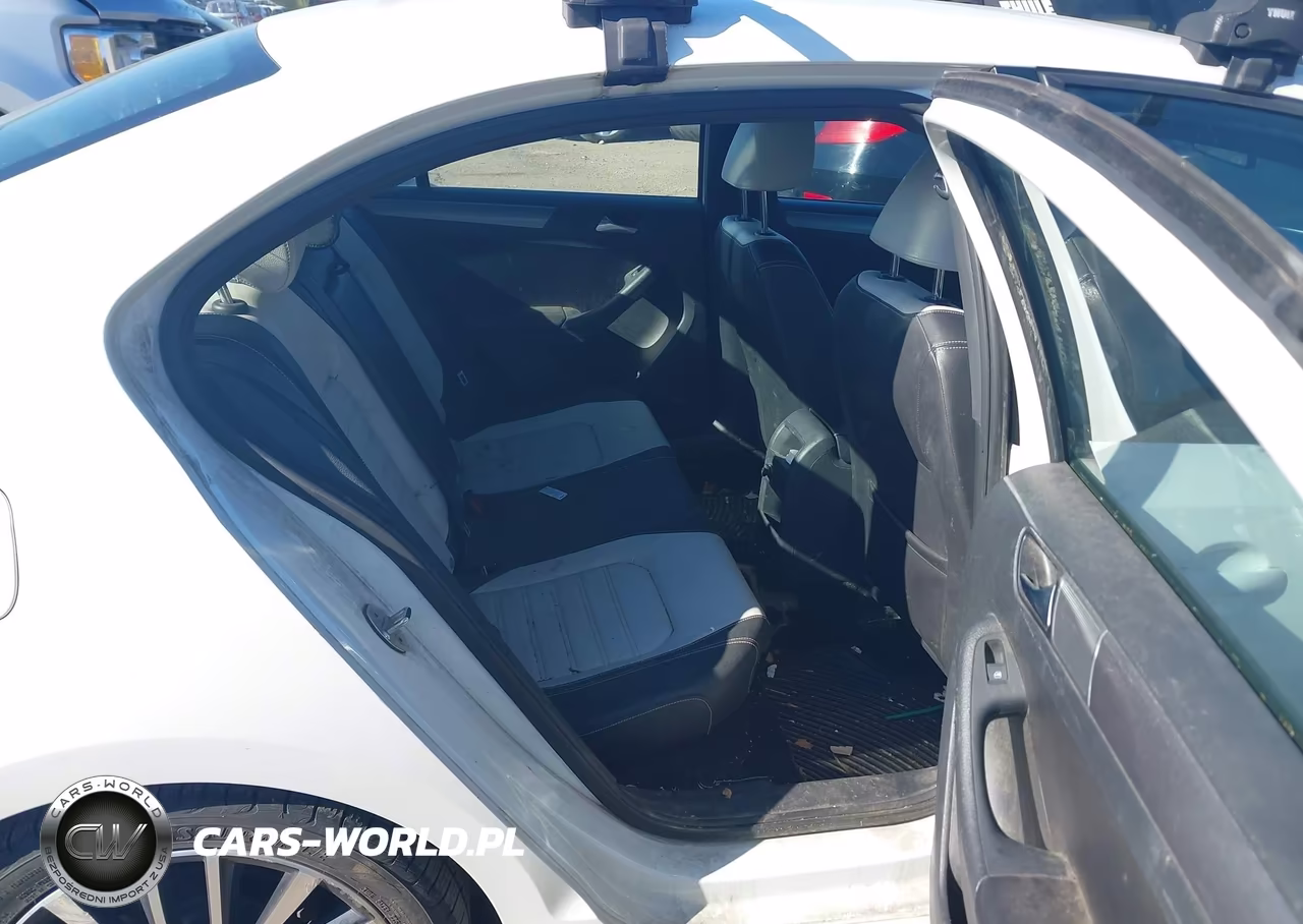 2016 Volkswagen Jetta 1.8T Sport VIN:3VWD17AJ8GM228587 - 8