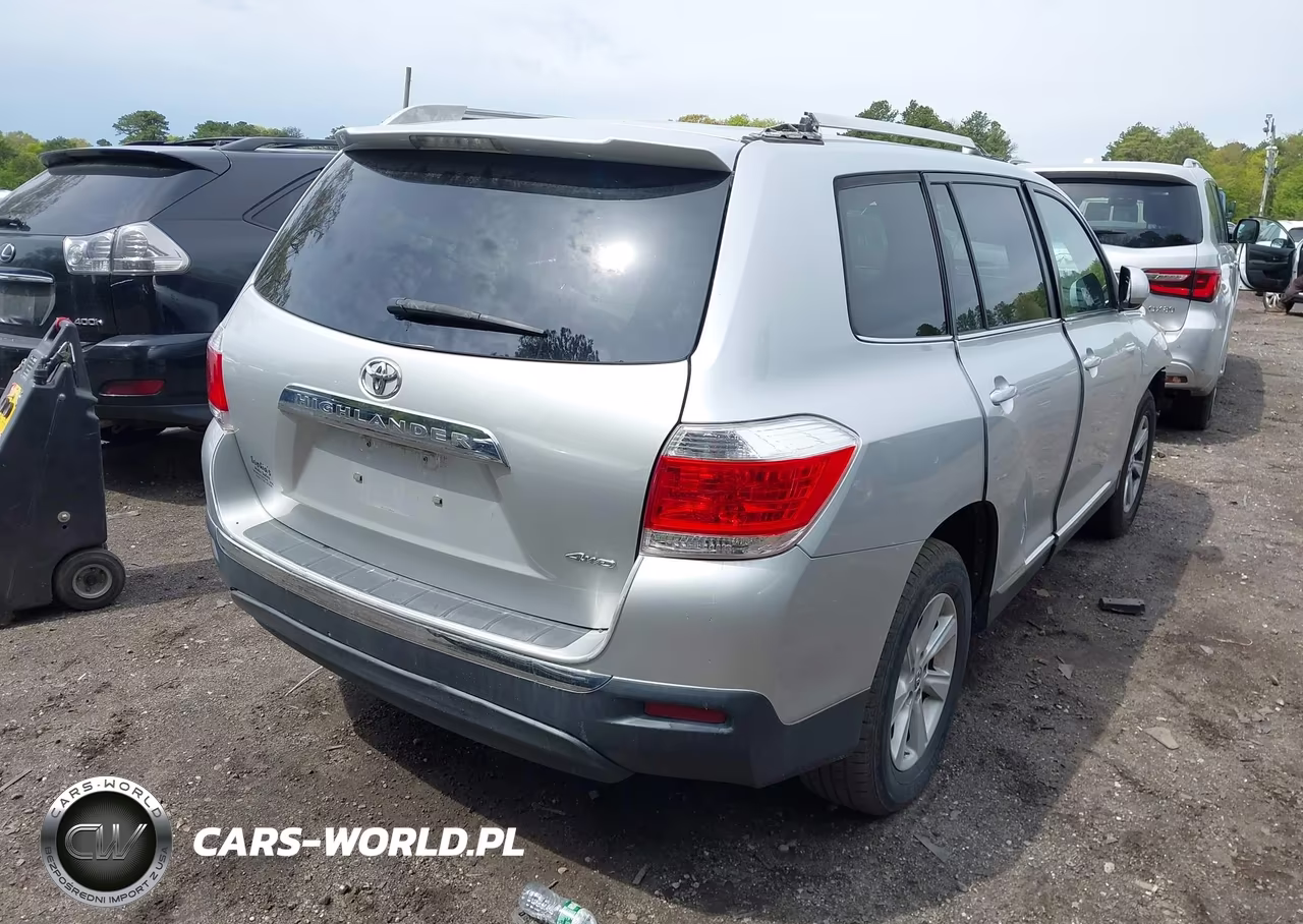 2013 Toyota Highlander Base V6 VIN:5TDBK3EH2DS213148 - 4