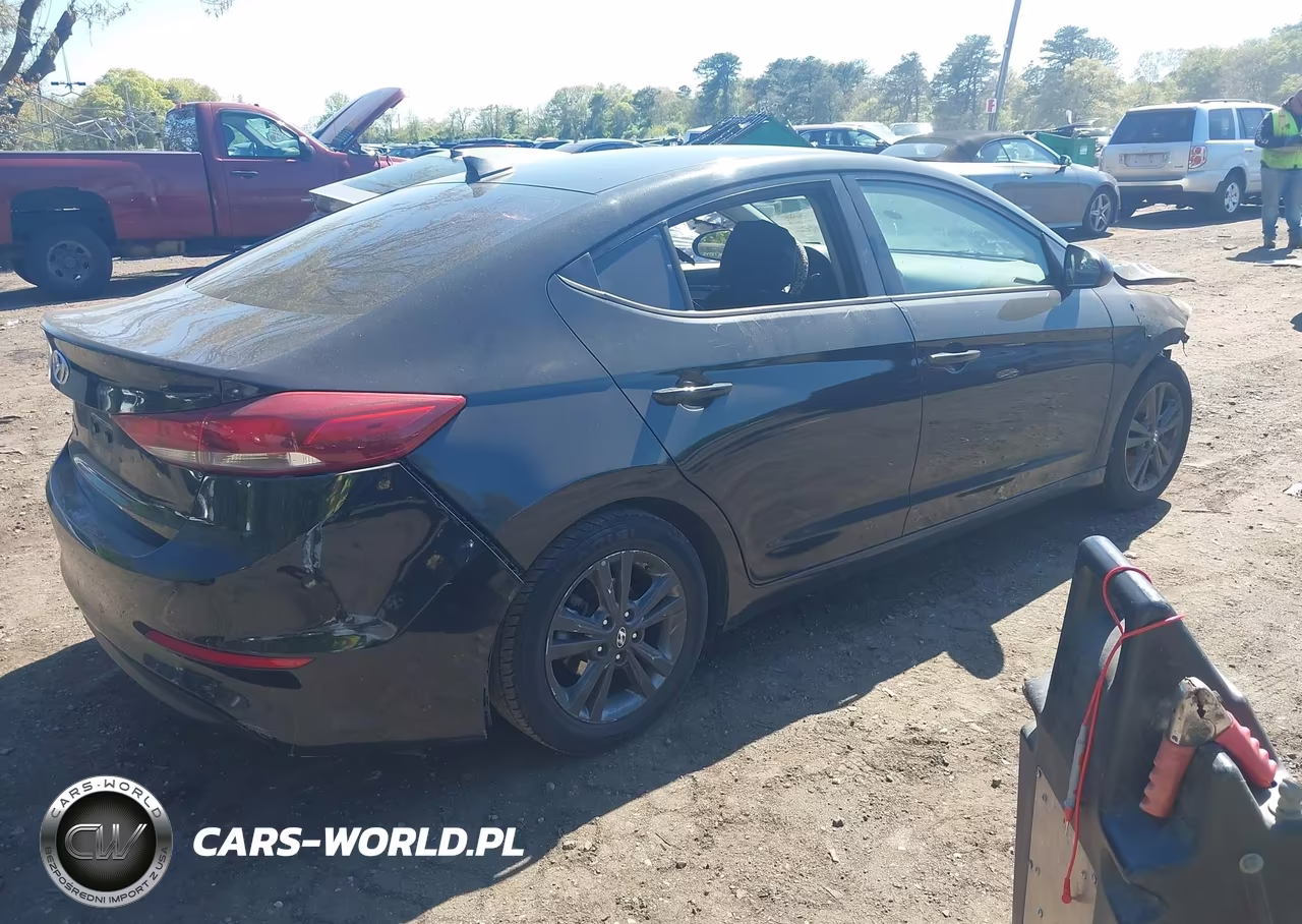 2018 Hyundai Elantra Sel VIN:5NPD84LF3JH254159 - 4