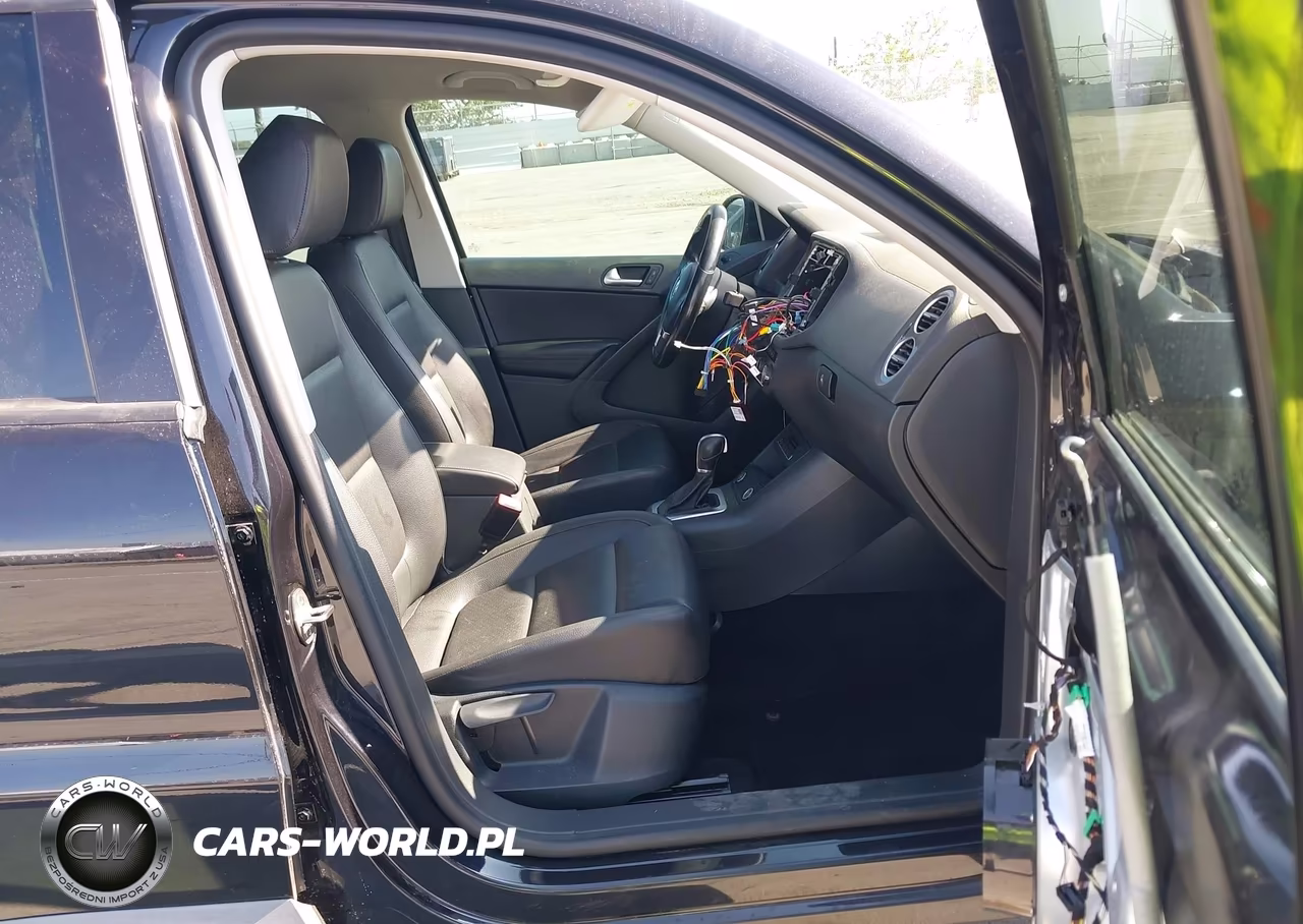 2017 Volkswagen Tiguan 2.0T-2.0T S VIN:WVGAV7AX6HK029041 - 5