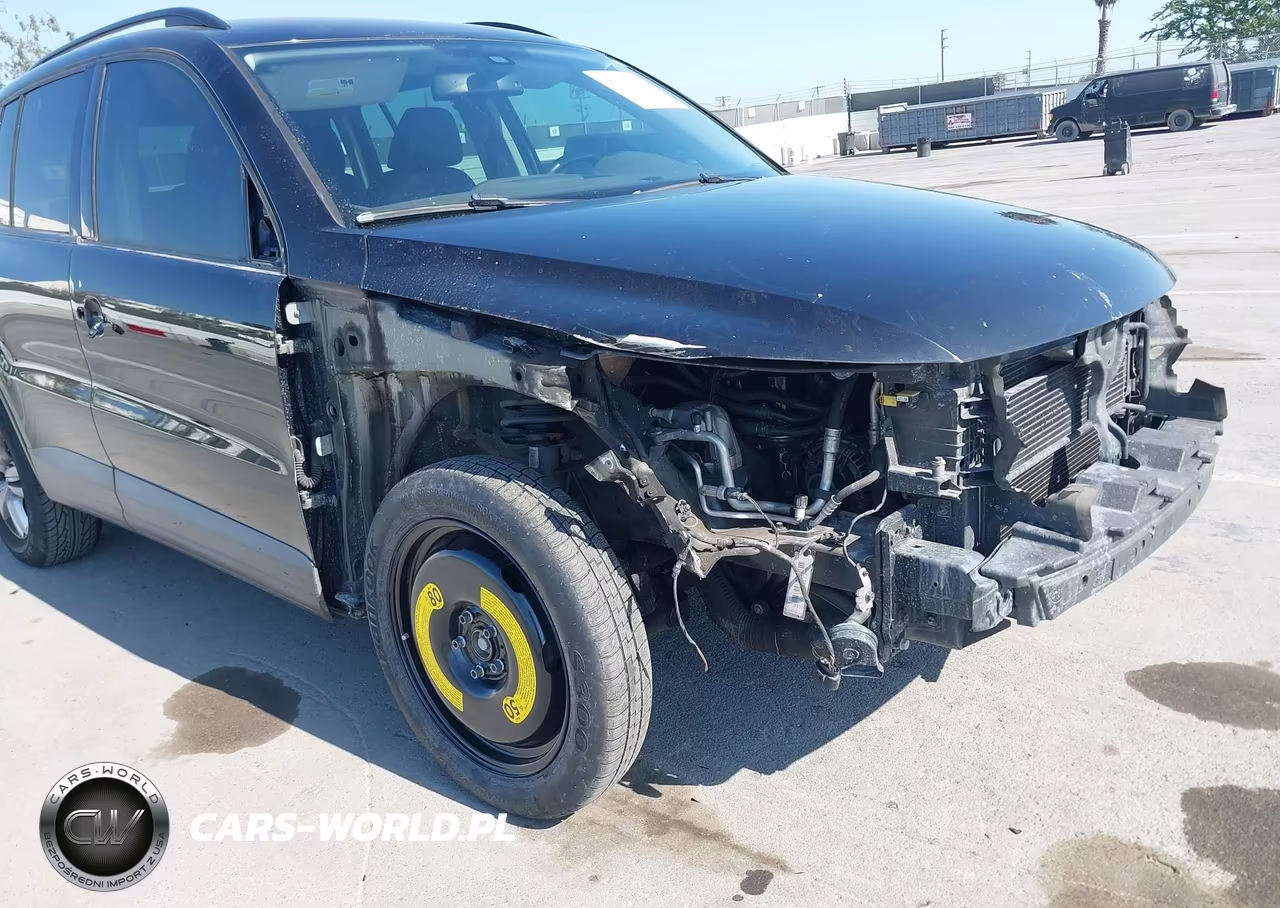 2017 Volkswagen Tiguan 2.0T-2.0T S VIN:WVGAV7AX6HK029041 - 6