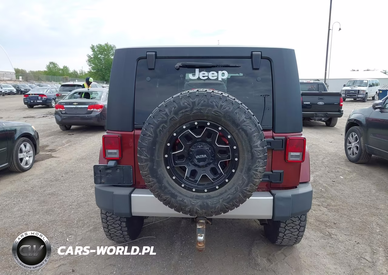 2008 Jeep Wrangler Unlimited Sahara VIN:1J4GA59128L632684 - 16