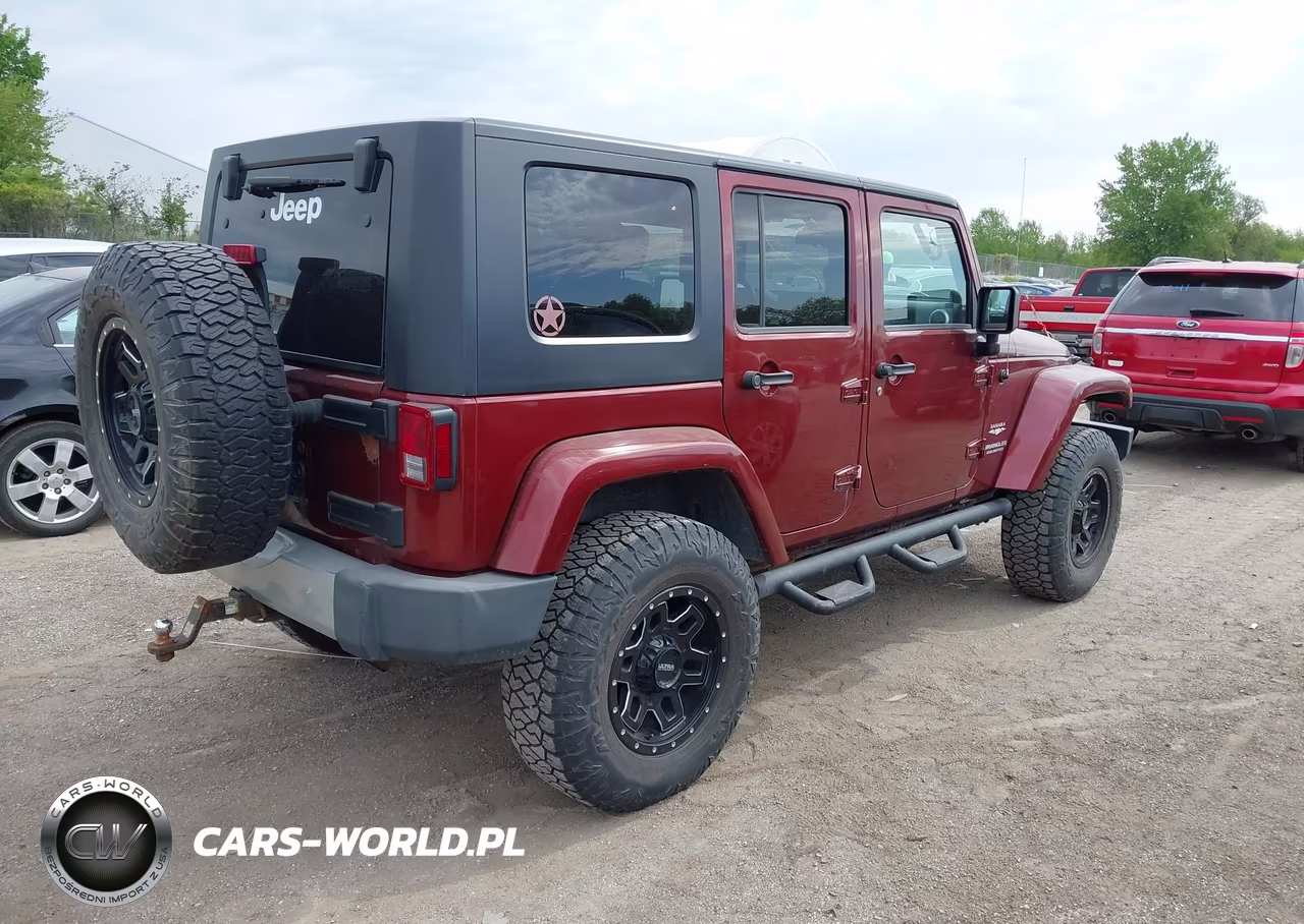 2008 Jeep Wrangler Unlimited Sahara VIN:1J4GA59128L632684 - 4