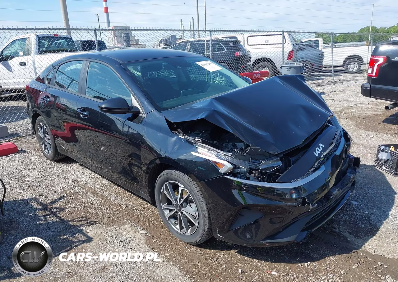 2023 Kia Forte Lxs – zdjęcie 1 z 16
