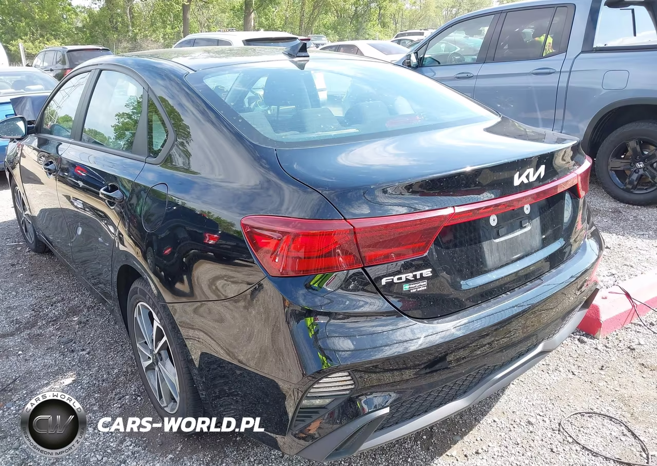 2023 Kia Forte Lxs VIN:3KPF24AD0PE563225 - 16