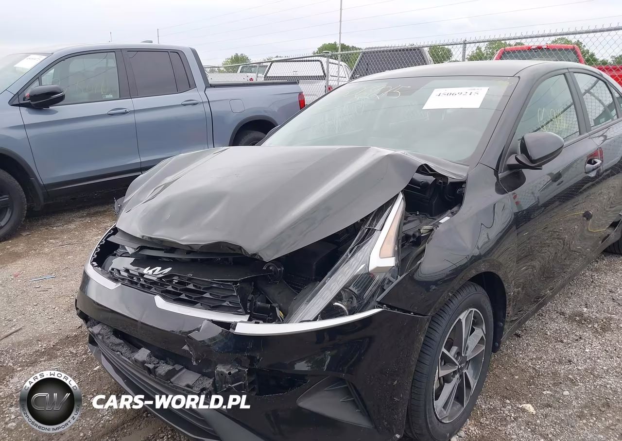 2023 Kia Forte Lxs VIN:3KPF24AD0PE563225 - 6