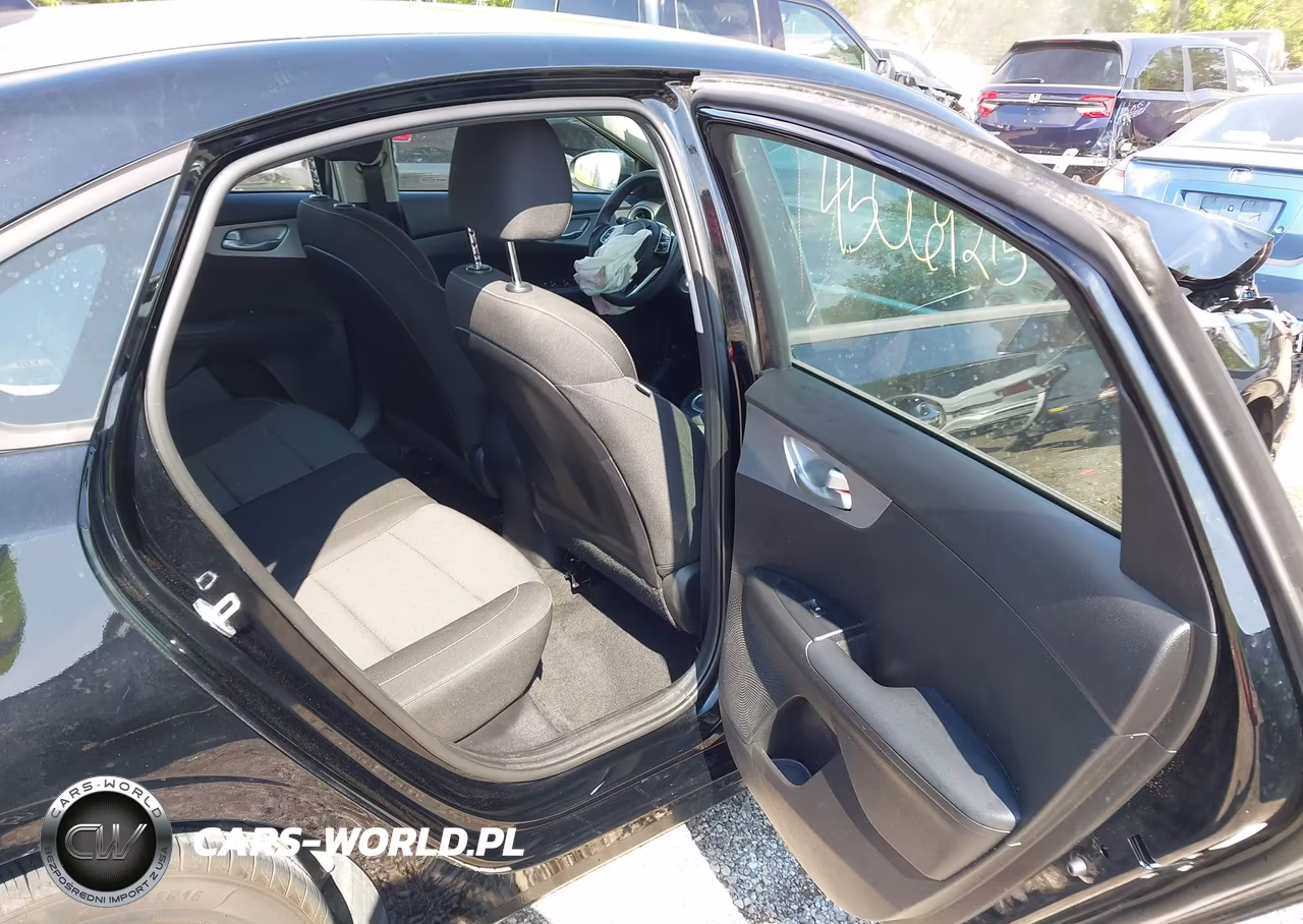2023 Kia Forte Lxs VIN:3KPF24AD0PE563225 - 8