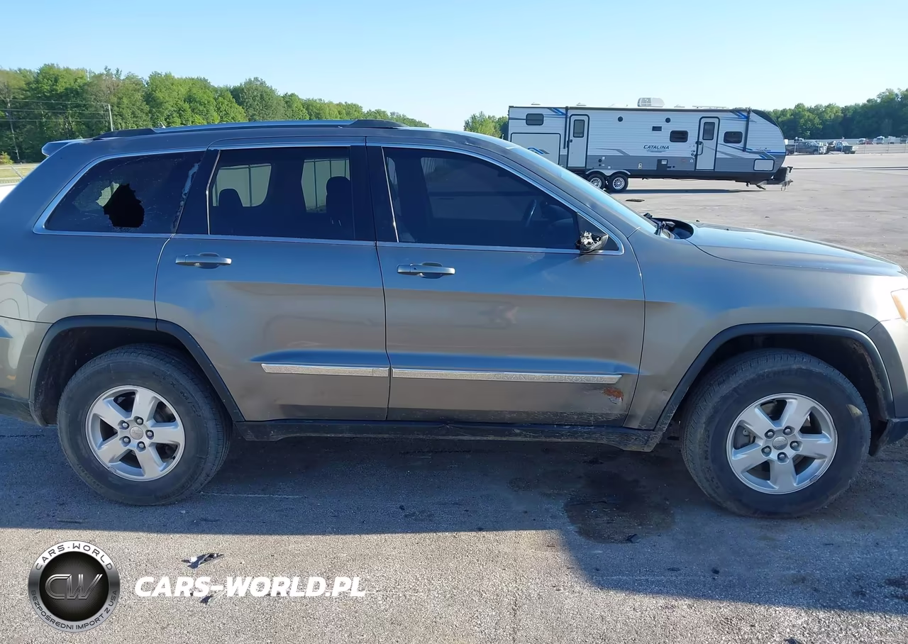 2013 Jeep Grand Cherokee Laredo VIN:1C4RJFAGXDC593986 - 13