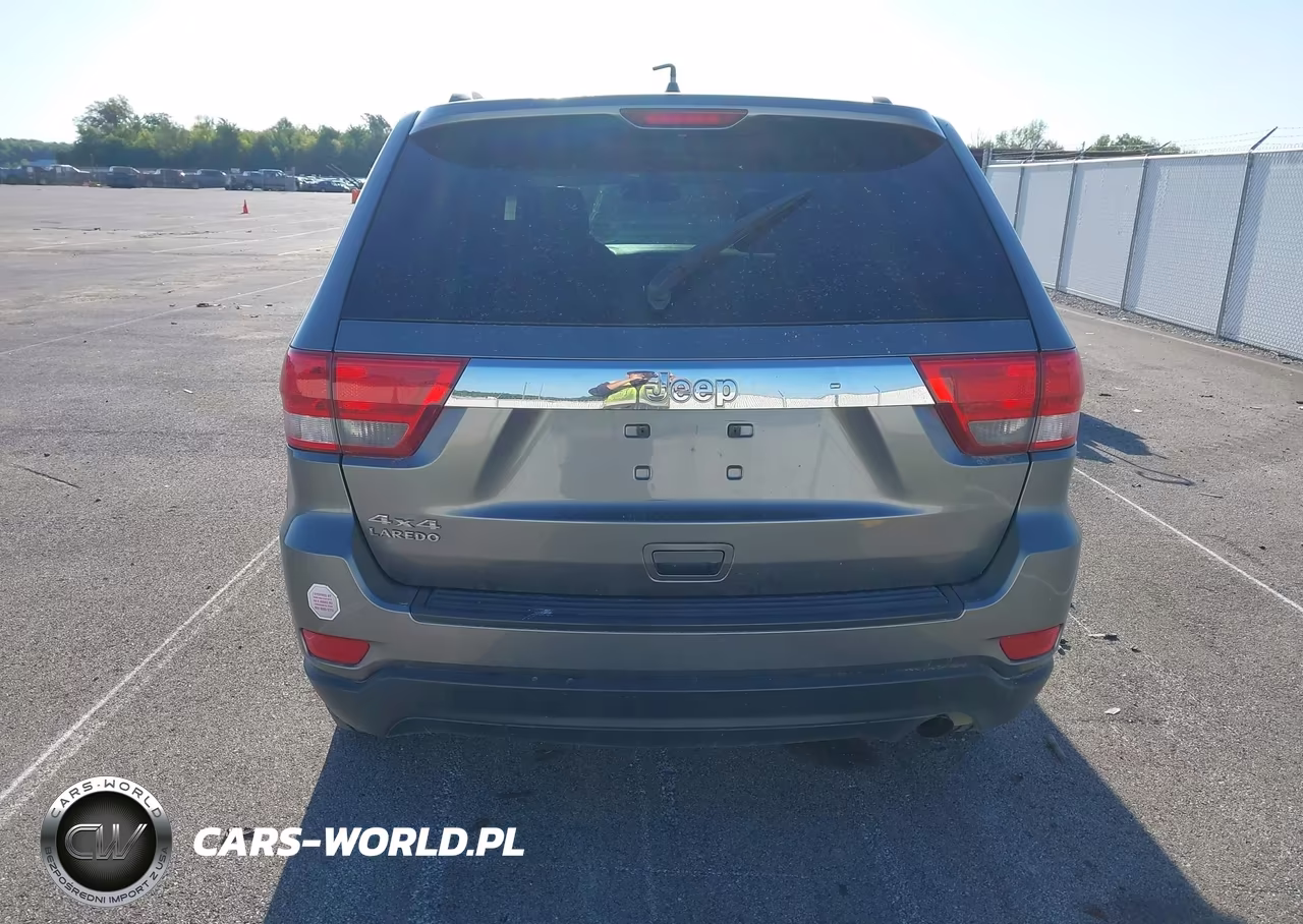 2013 Jeep Grand Cherokee Laredo VIN:1C4RJFAGXDC593986 - 16