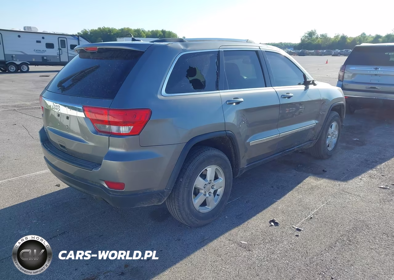 2013 Jeep Grand Cherokee Laredo VIN:1C4RJFAGXDC593986 - 4