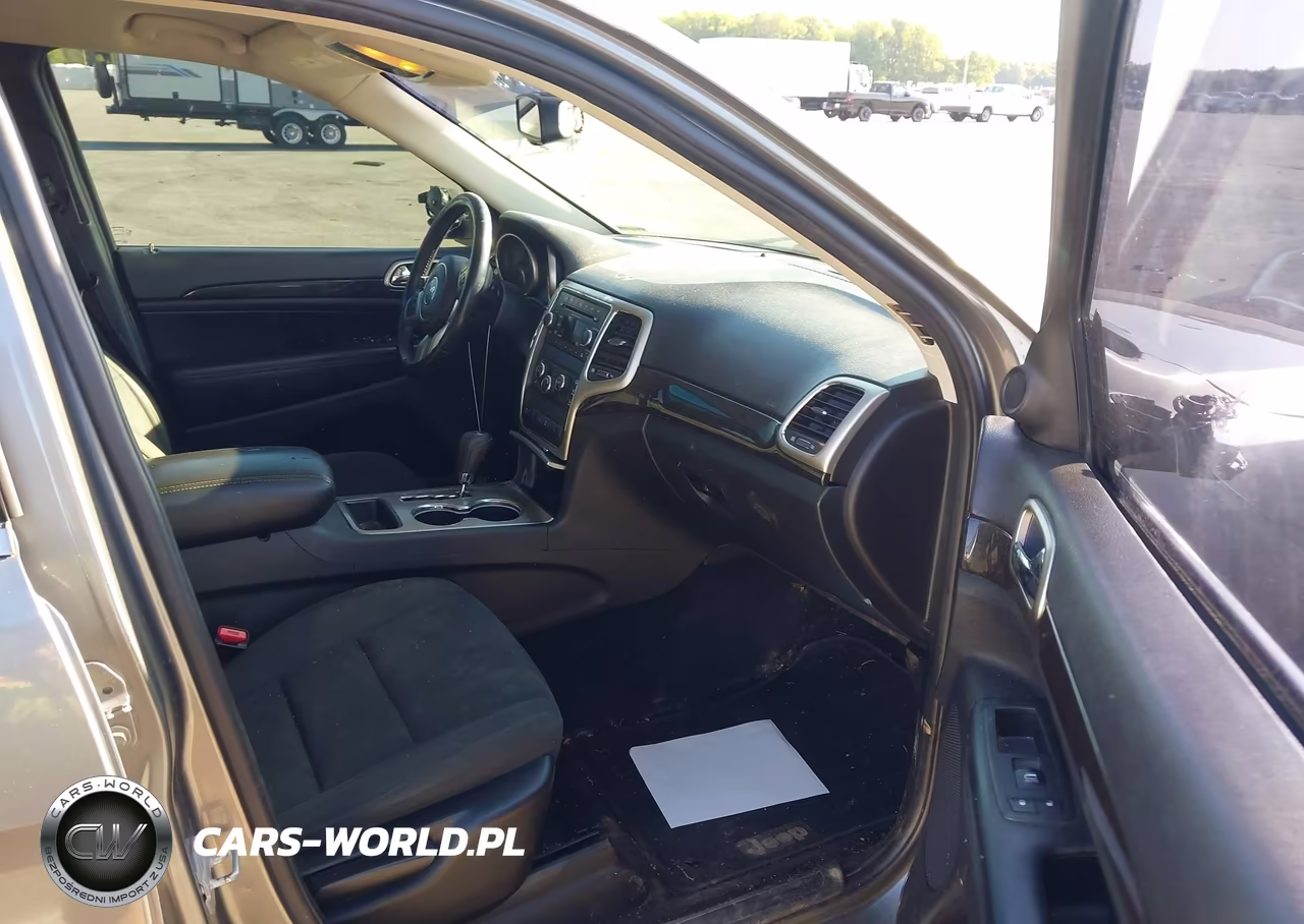 2013 Jeep Grand Cherokee Laredo VIN:1C4RJFAGXDC593986 - 5