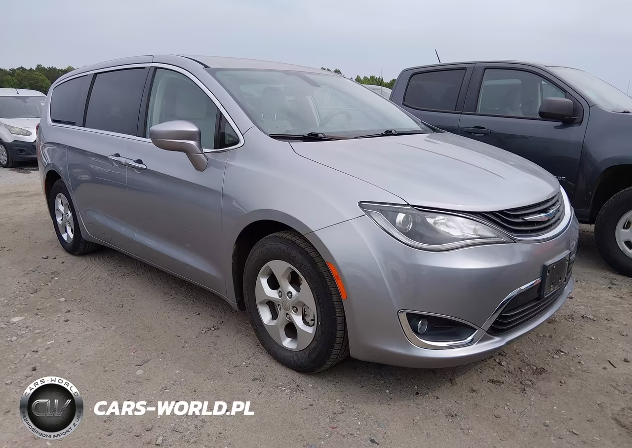 Główne zdjęcie 2017 Chrysler Pacifica Hybrid Touring Plus