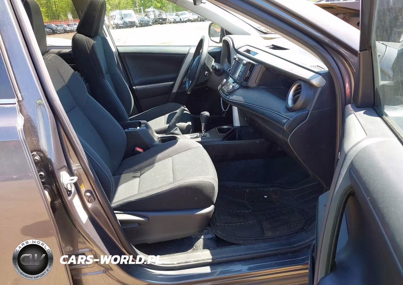 2018 Toyota Rav4 Xle VIN:2T3RFREV5JW810168 - 5