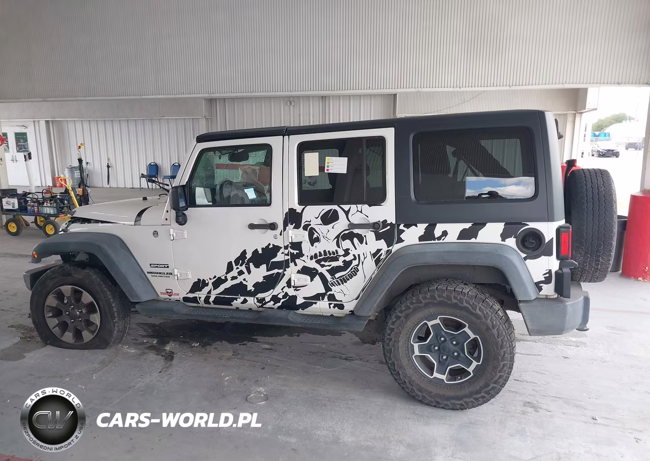 2014 Jeep Wrangler Unlimited Sport VIN:1C4HJWDG8EL177444 - 14