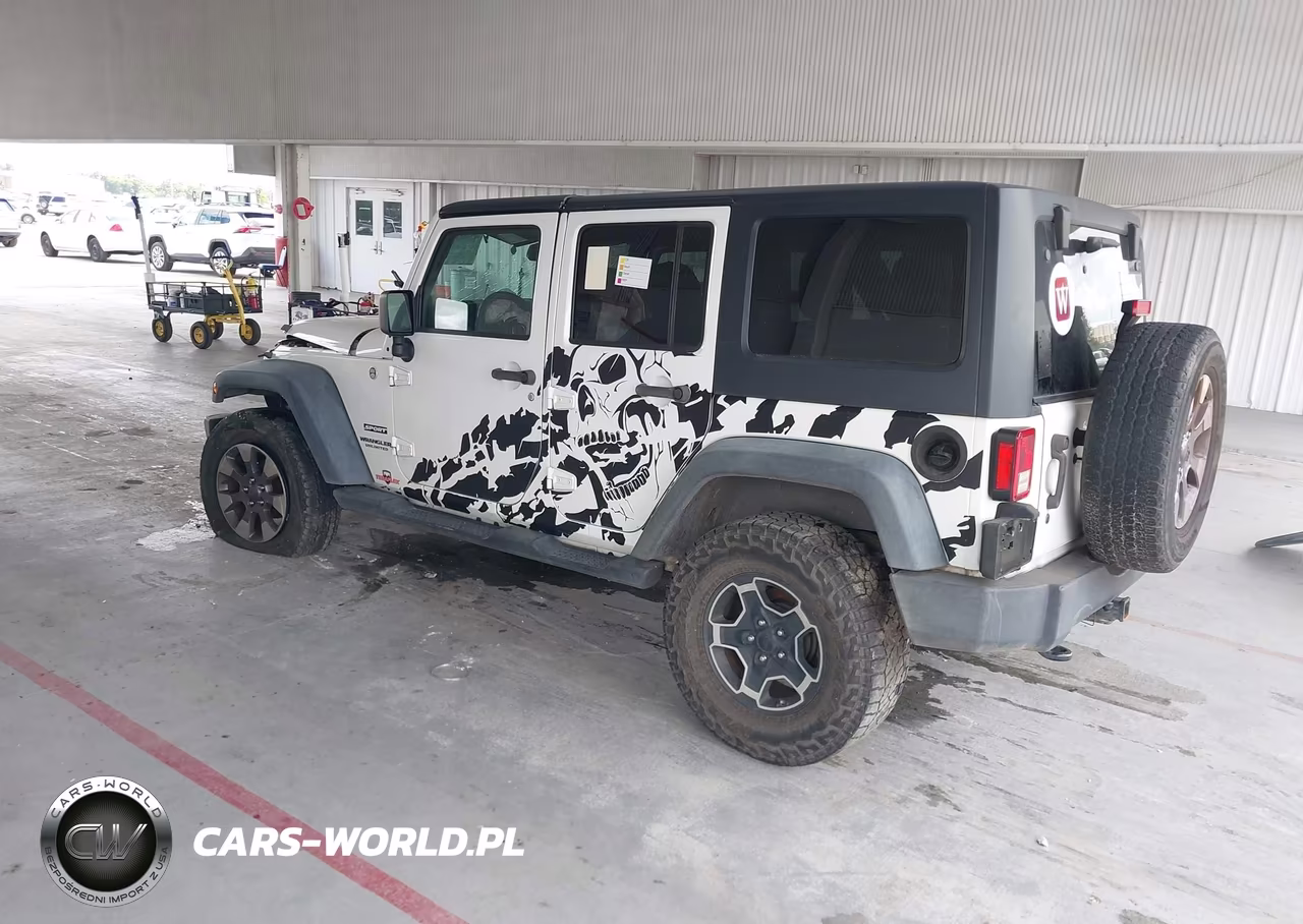 2014 Jeep Wrangler Unlimited Sport VIN:1C4HJWDG8EL177444 - 3