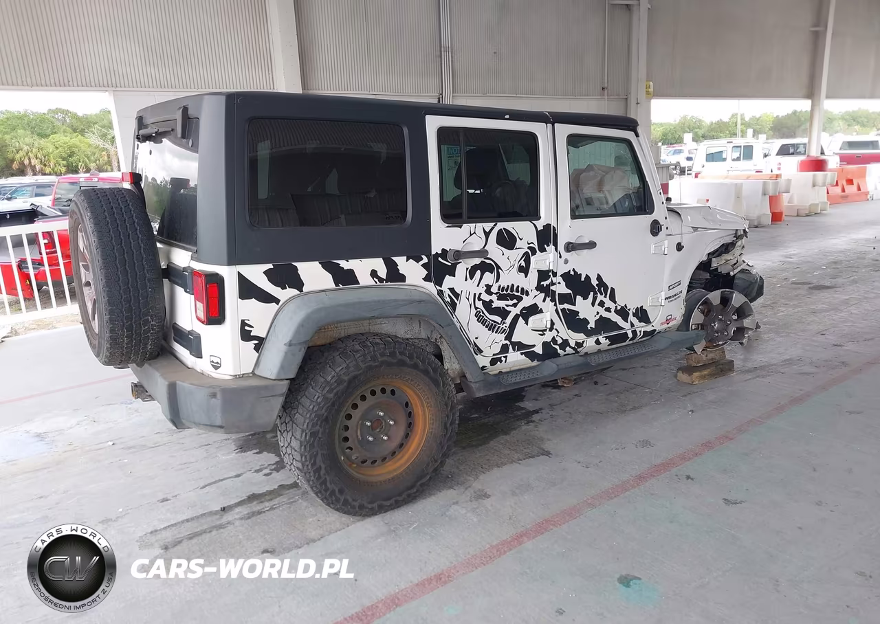 2014 Jeep Wrangler Unlimited Sport VIN:1C4HJWDG8EL177444 - 4