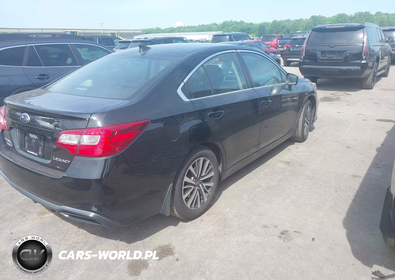 2018 Subaru Legacy 2.5I Premium VIN:4S3BNAC61J3023805 - 4