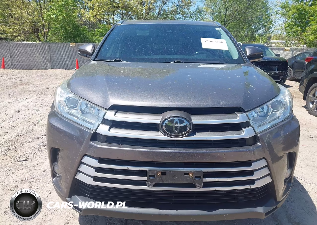 2018 Toyota Highlander Xle VIN:5TDJZRFH6JS523758 - 12