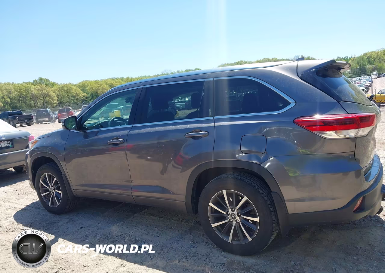 2018 Toyota Highlander Xle VIN:5TDJZRFH6JS523758 - 14