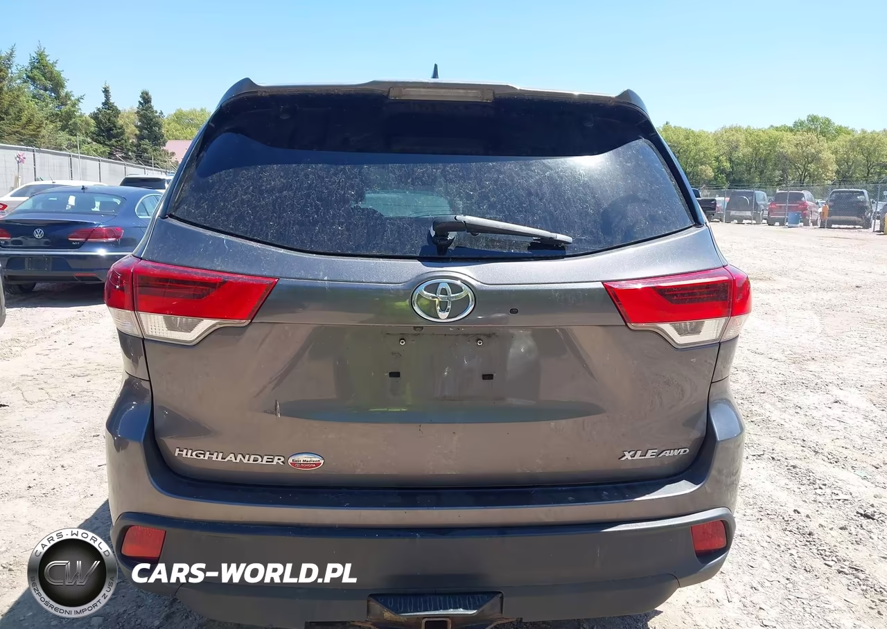 2018 Toyota Highlander Xle VIN:5TDJZRFH6JS523758 - 16