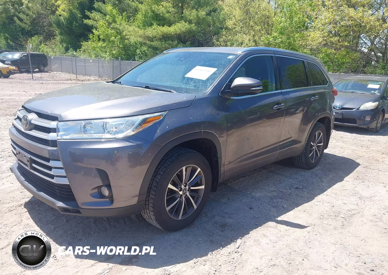 2018 Toyota Highlander Xle VIN:5TDJZRFH6JS523758 - 2