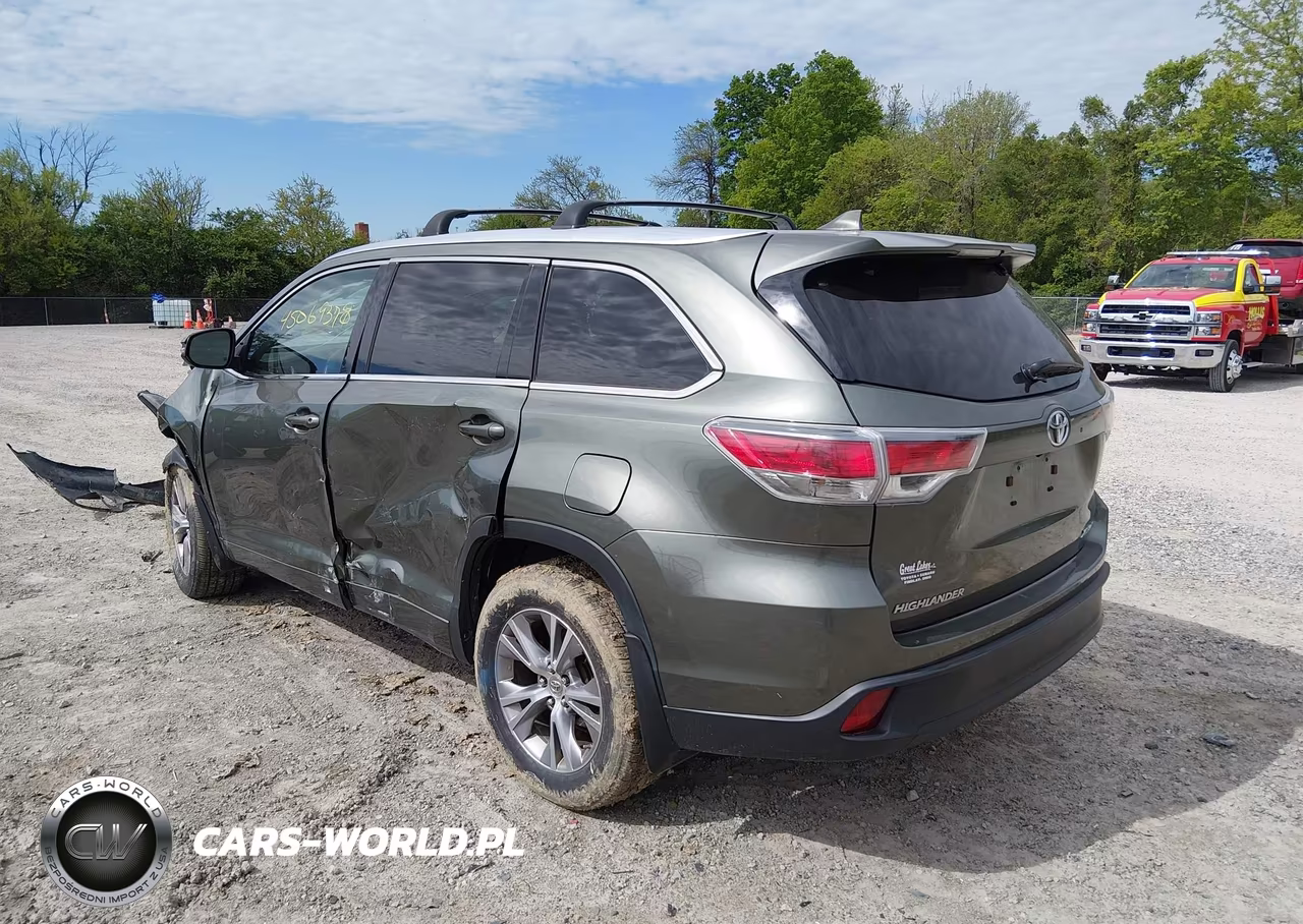 2014 Toyota Highlander Xle V6 VIN:5TDJKRFH3ES045051 - 3
