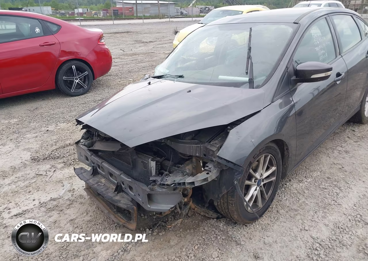 2017 Ford Focus Se VIN:1FADP3F22HL227777 - 6