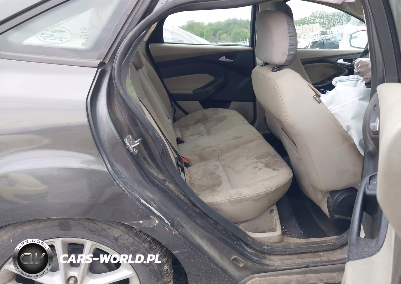 2017 Ford Focus Se VIN:1FADP3F22HL227777 - 8