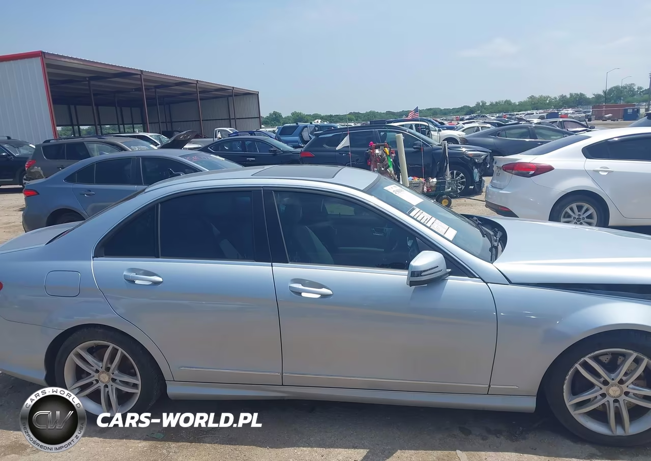 2014 Mercedes-Benz C 300 Sport 4Matic VIN:WDDGF8ABXER302531 - 13