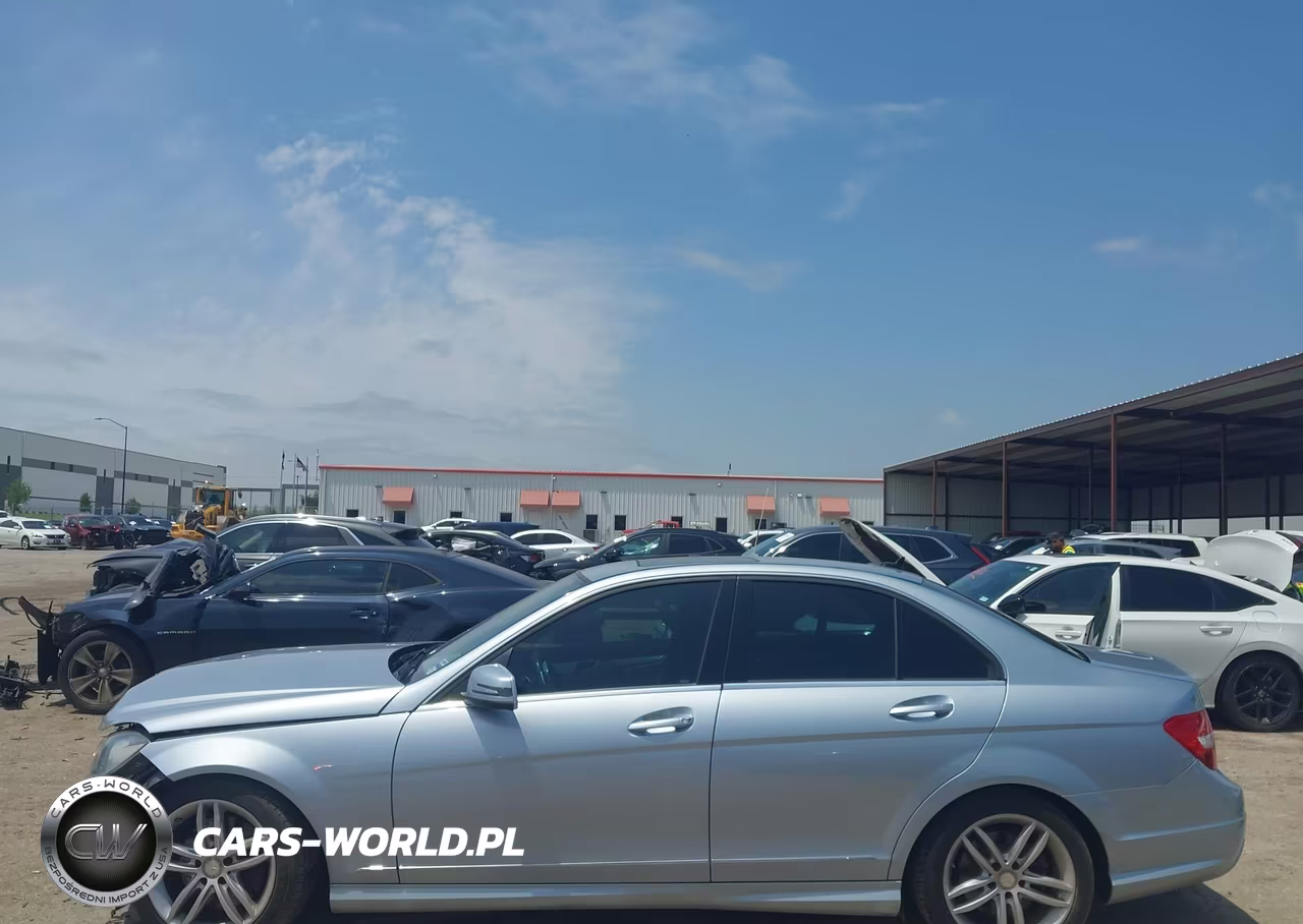 2014 Mercedes-Benz C 300 Sport 4Matic VIN:WDDGF8ABXER302531 - 14