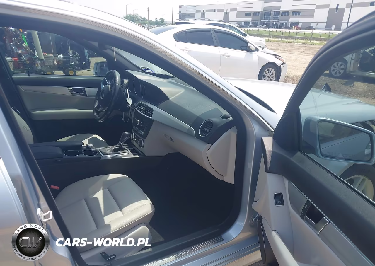 2014 Mercedes-Benz C 300 Sport 4Matic VIN:WDDGF8ABXER302531 - 5