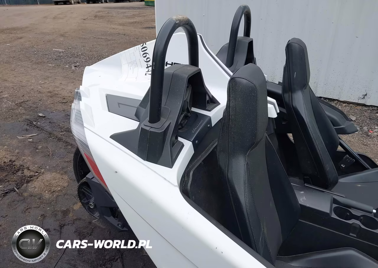 2021 Polaris Slingshot S VIN:57XAASHD7M8145667 - 8
