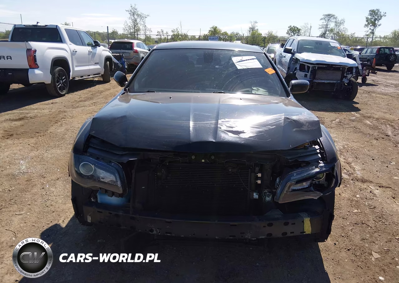 2019 Chrysler 300 Touring VIN:2C3CCAAG8KH758919 - 13