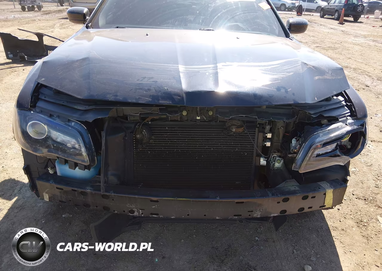 2019 Chrysler 300 Touring VIN:2C3CCAAG8KH758919 - 6