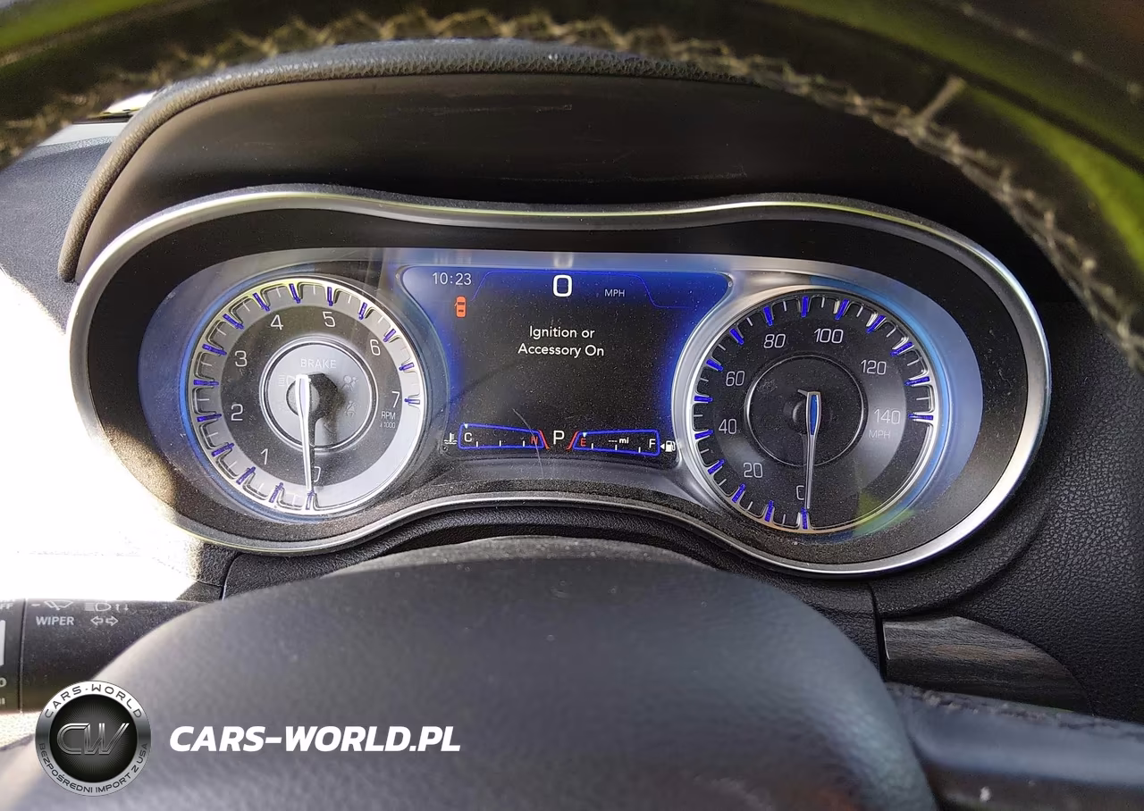 2019 Chrysler 300 Touring VIN:2C3CCAAG8KH758919 - 7