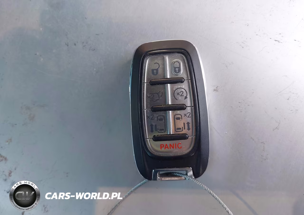 2020 Chrysler Pacifica Touring L Plus VIN:2C4RC1EG0LR103018 - 11