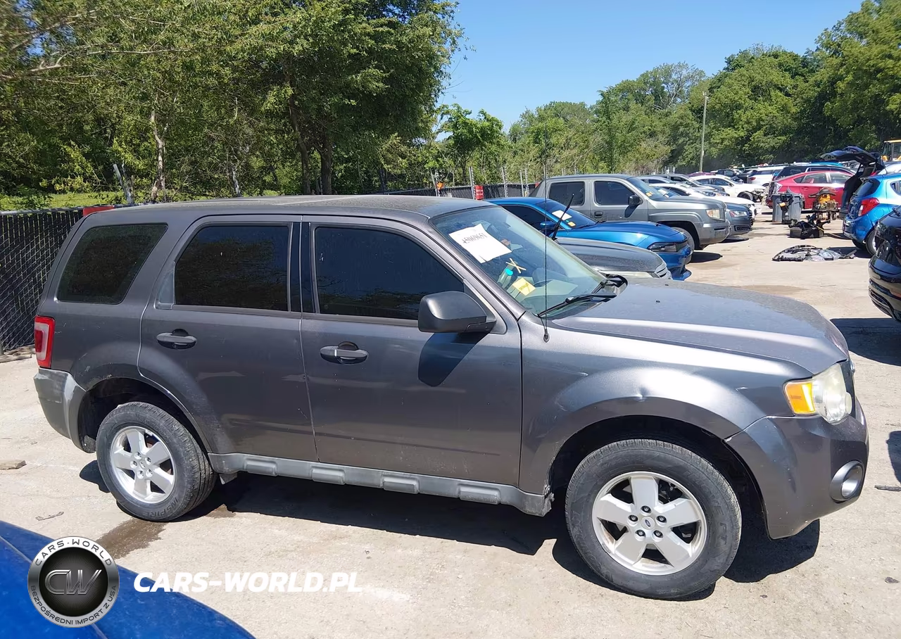 2011 Ford Escape Xls VIN:1FMCU0C76BKA68123 - 13