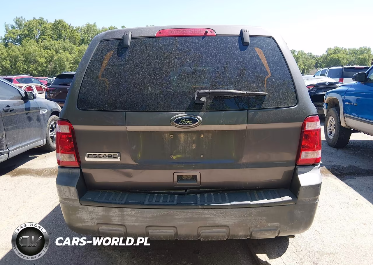 2011 Ford Escape Xls VIN:1FMCU0C76BKA68123 - 16
