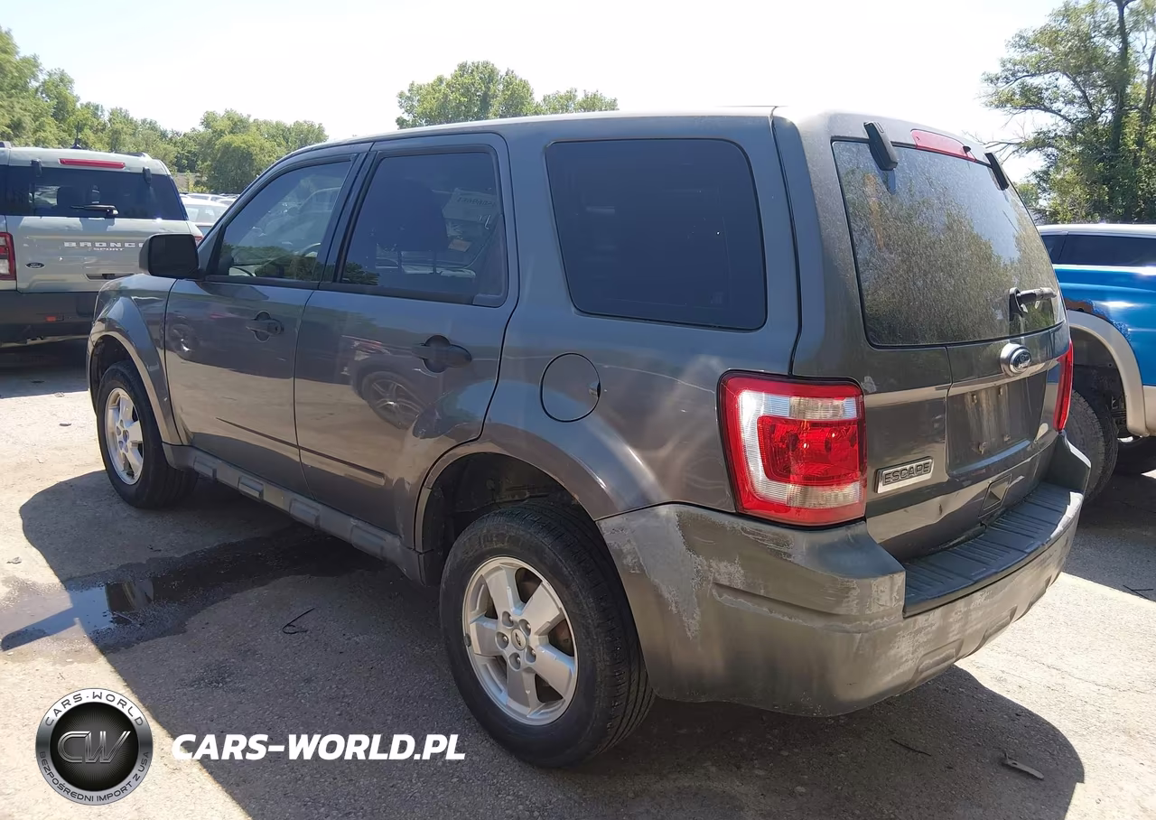 2011 Ford Escape Xls VIN:1FMCU0C76BKA68123 - 3