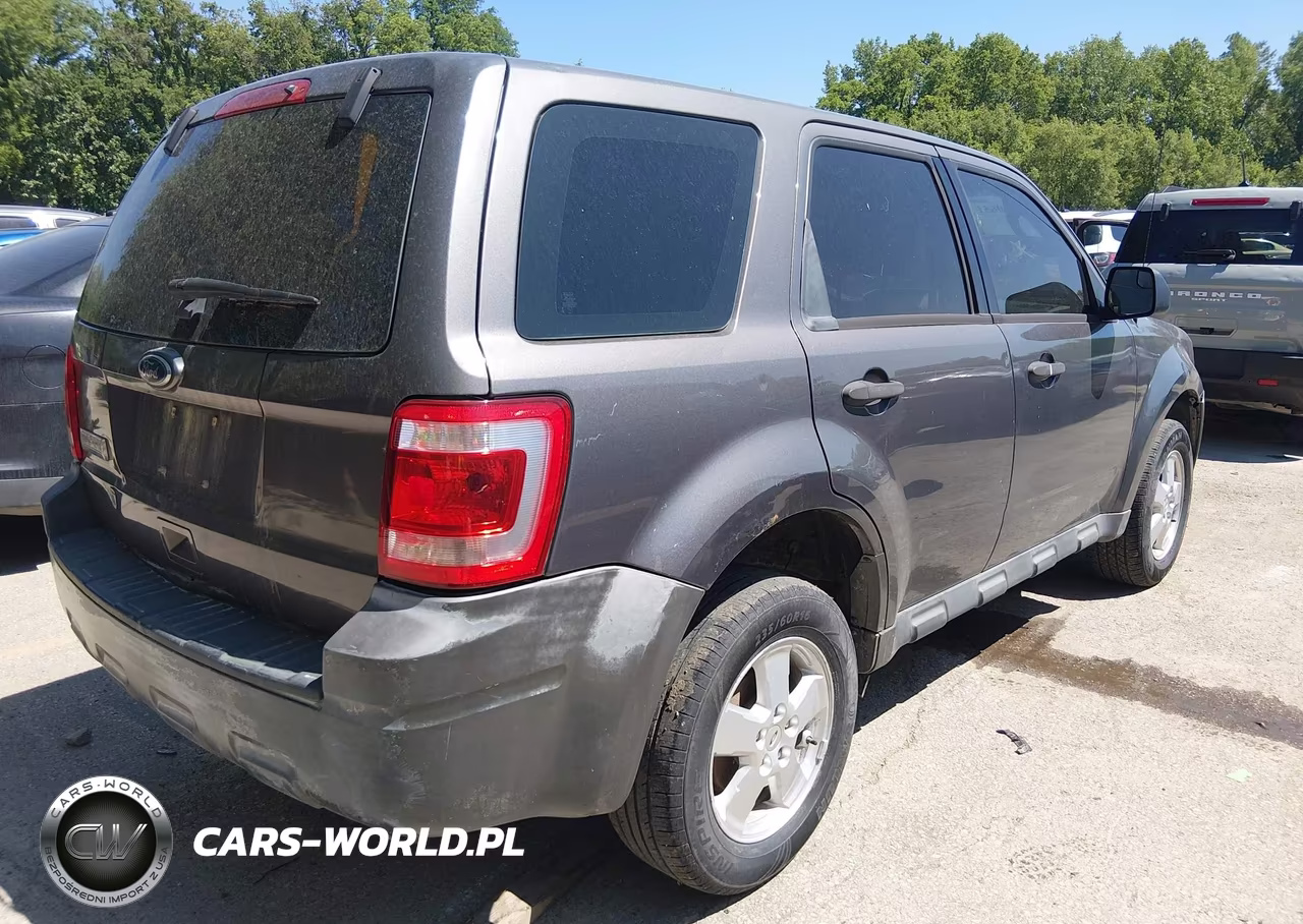2011 Ford Escape Xls VIN:1FMCU0C76BKA68123 - 4