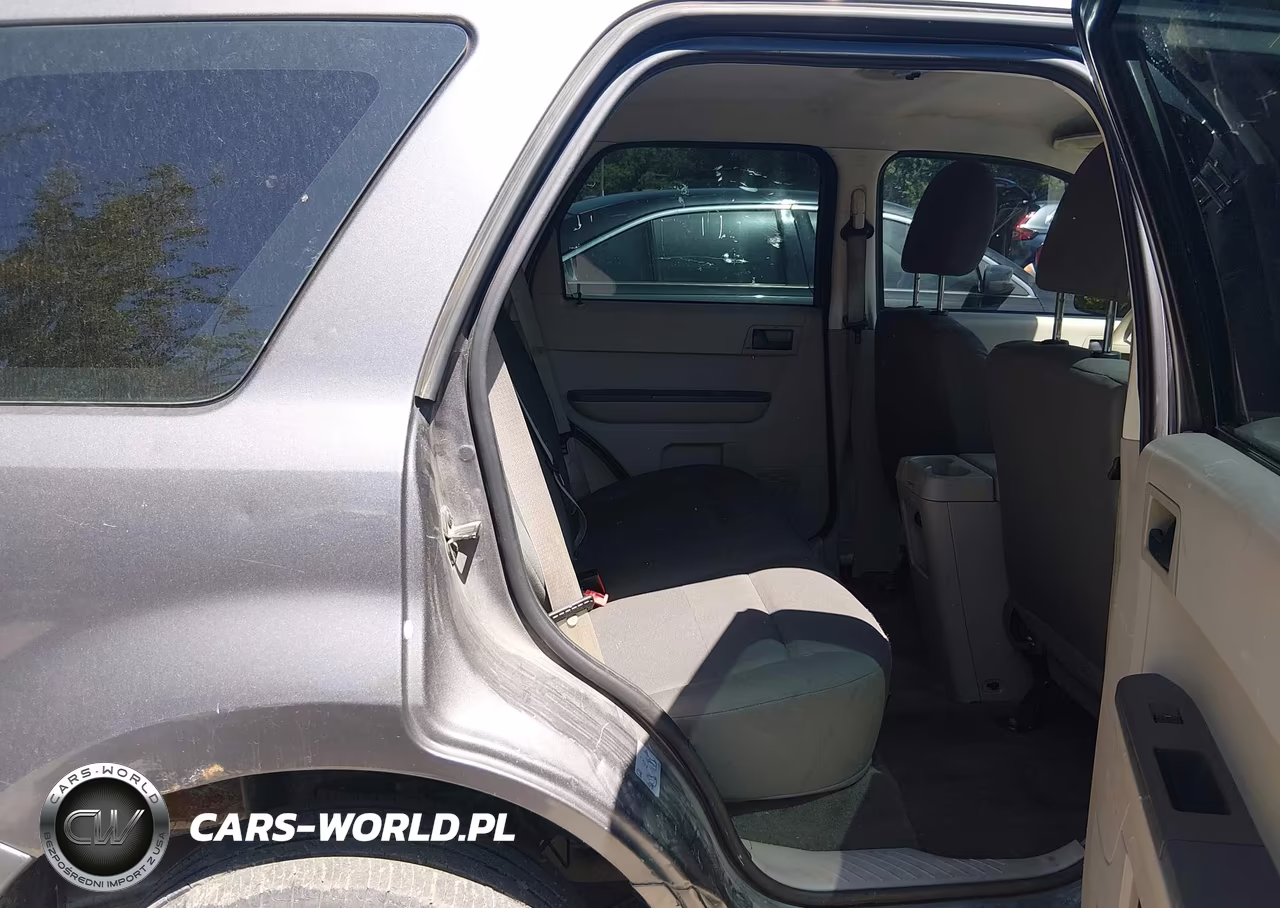 2011 Ford Escape Xls VIN:1FMCU0C76BKA68123 - 8