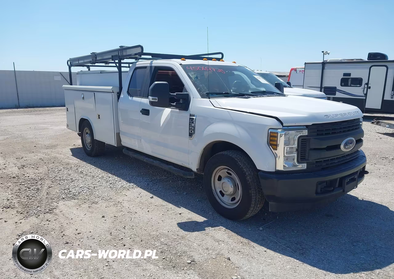Główne zdjęcie 2019 Ford F-350 Chassis Xl