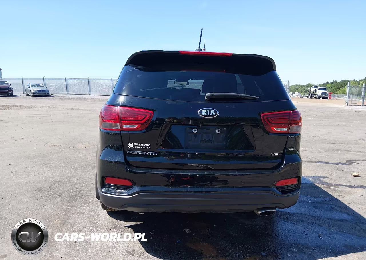 2019 Kia Sorento 3.3L S VIN:5XYPG4A59KG603988 - 16